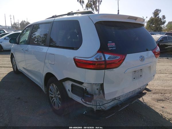 2017 TOYOTA SIENNA XLE 8 PASSENGER — I3