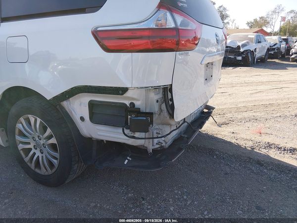 2017 TOYOTA SIENNA XLE 8 PASSENGER — I6