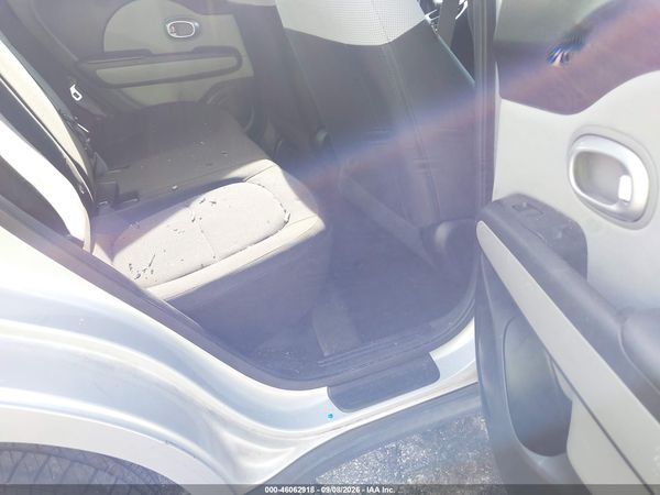 2016 KIA SOUL Plus — I8