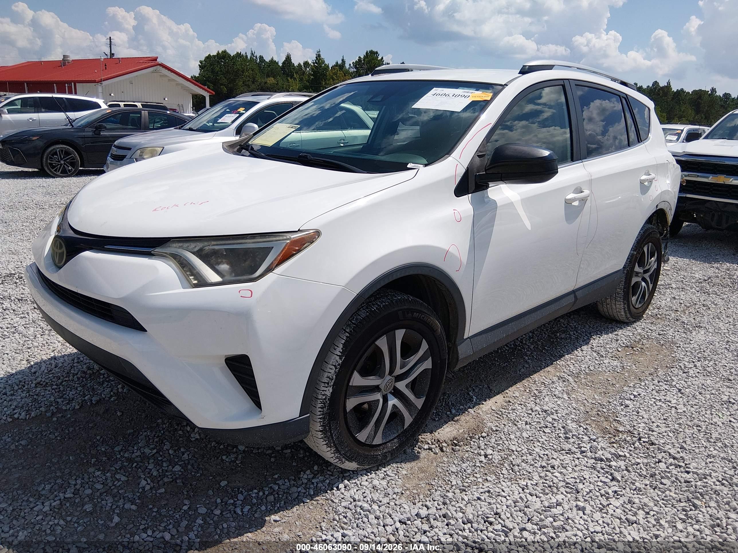 2017 TOYOTA RAV4 LE — I2