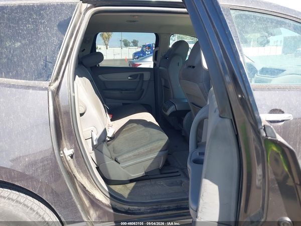 2017 CHEVROLET TRAVERSE LS — I8