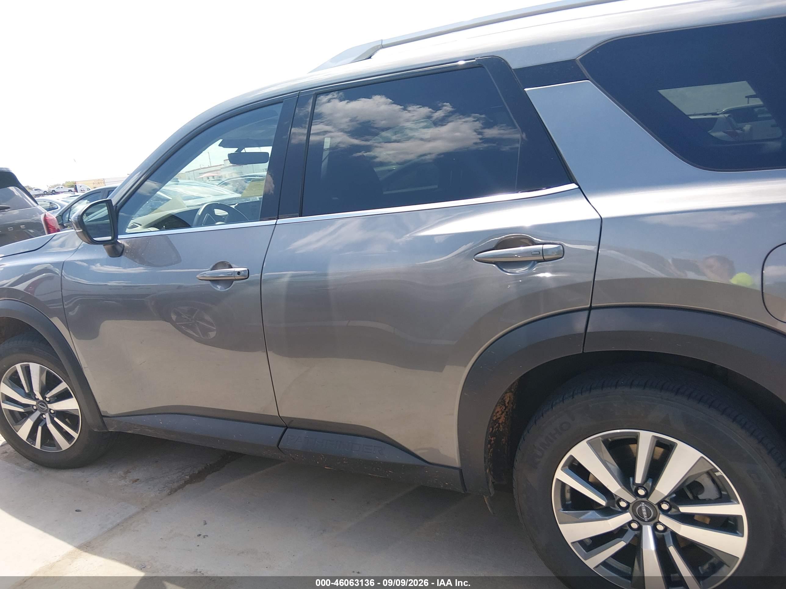 2025 NISSAN PATHFINDER SL FWD