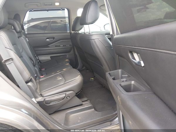 2025 NISSAN PATHFINDER SL FWD