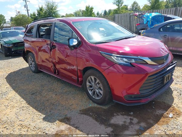 2021 TOYOTA SIENNA LE — I1