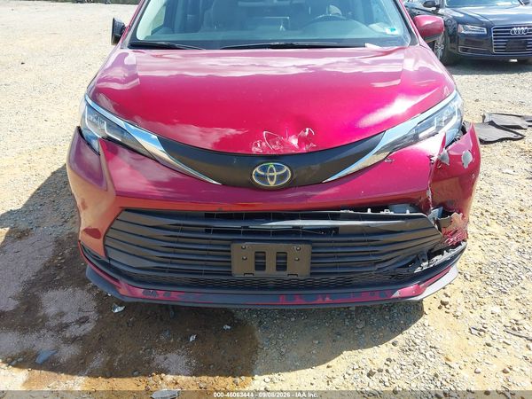 2021 TOYOTA SIENNA LE — I115