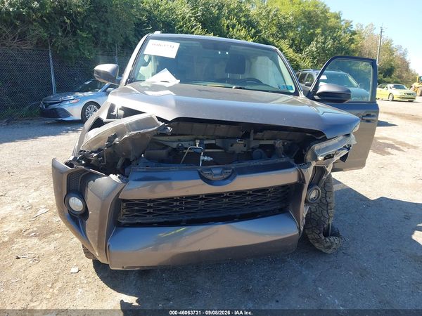 2016 TOYOTA 4RUNNER SR5 — I6