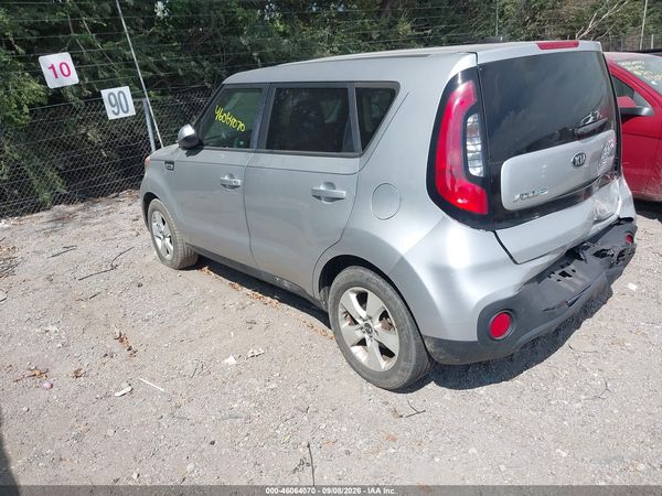 2017 KIA SOUL Base — I3
