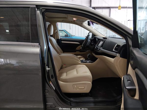 2019 TOYOTA HIGHLANDER XLE — I5