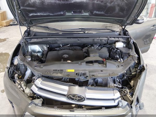 2019 TOYOTA HIGHLANDER XLE — I10