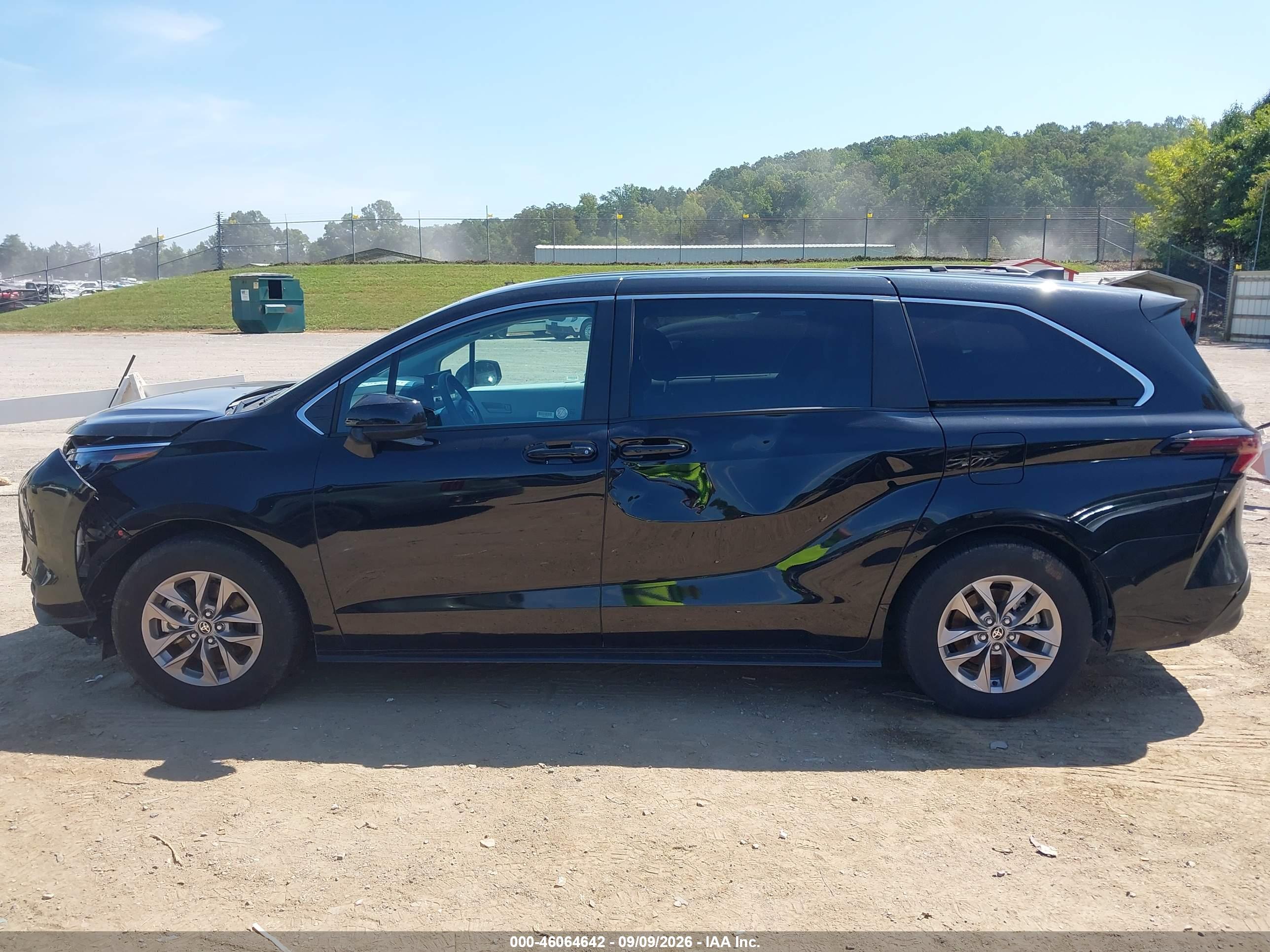 2026 TOYOTA SIENNA LE