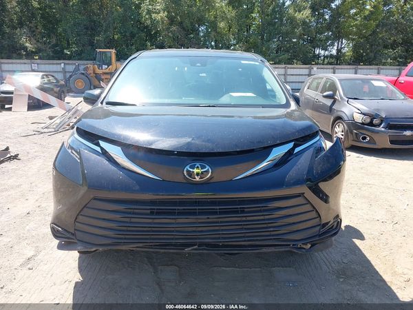 2026 TOYOTA SIENNA LE