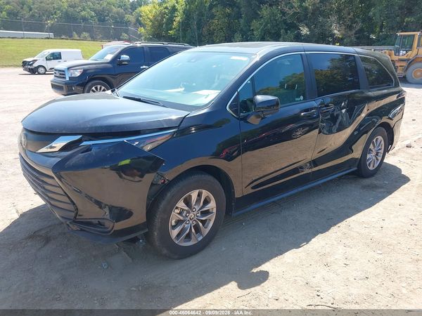 2026 TOYOTA SIENNA LE