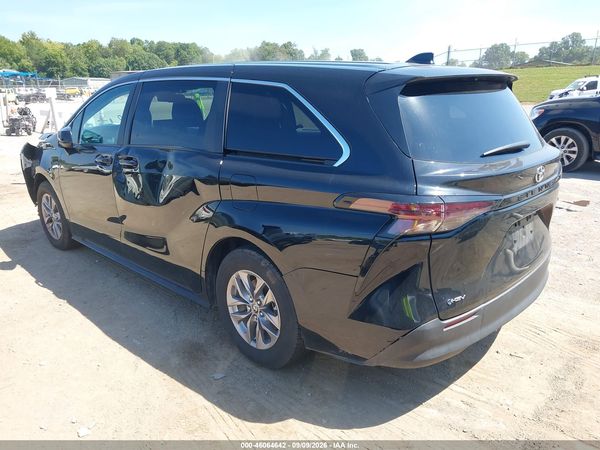 2026 TOYOTA SIENNA LE