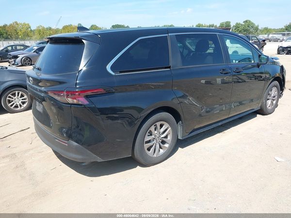 2026 TOYOTA SIENNA LE