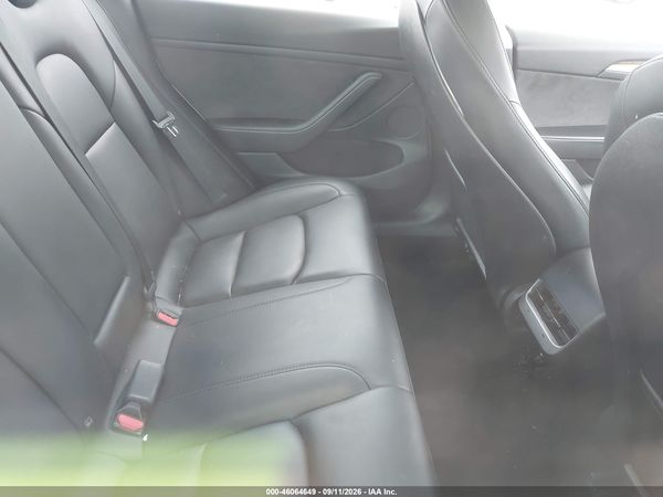 2021 TESLA MODEL 3 — I8