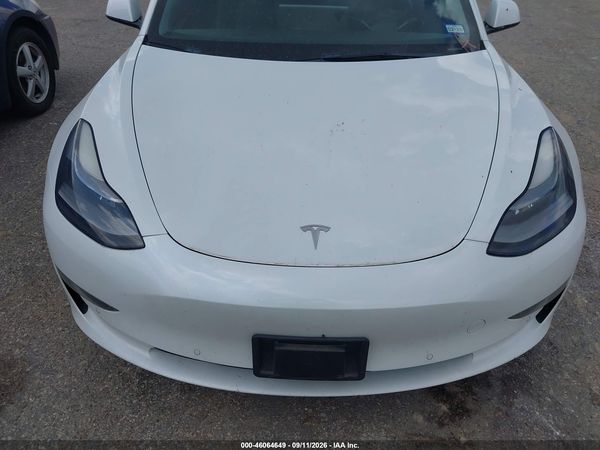 2021 TESLA MODEL 3 — I10