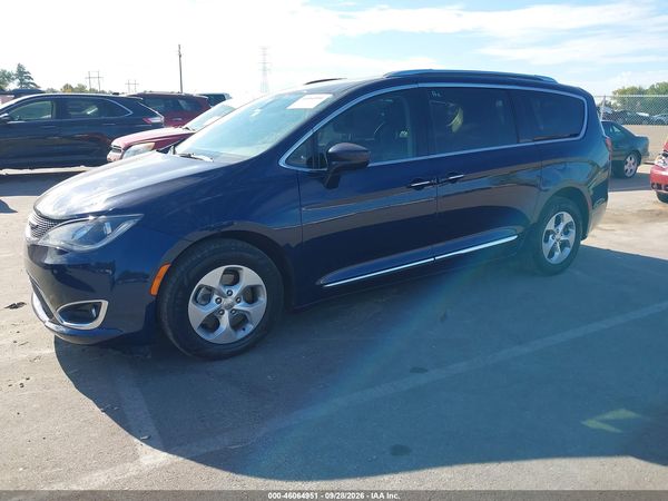 2017 CHRYSLER PACIFICA — I2
