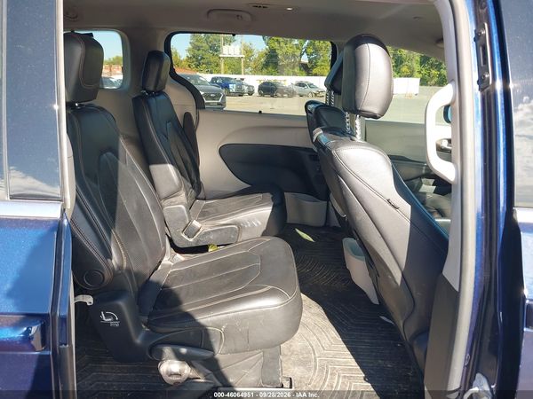 2017 CHRYSLER PACIFICA TOURING-L PLUS — I8