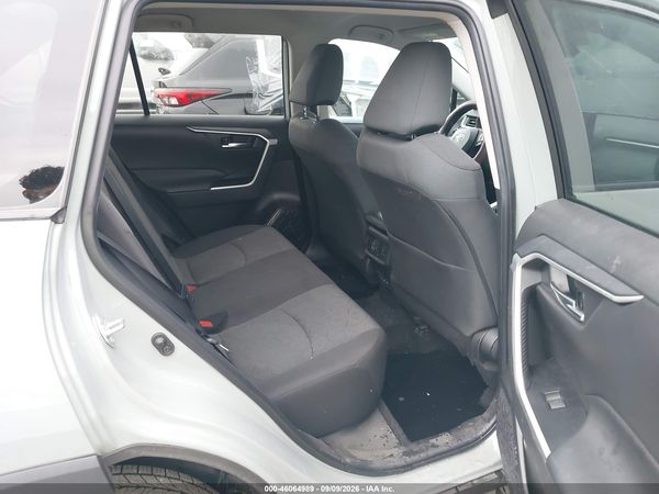 2022 TOYOTA RAV4 XLE — I8