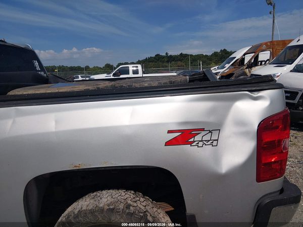 2013 CHEVROLET SILVERADO 3500HD LT — I6