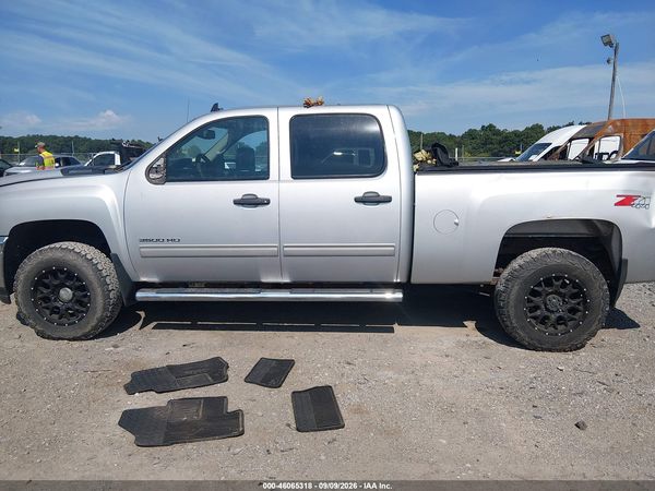 2013 CHEVROLET SILVERADO 3500HD LT — I117
