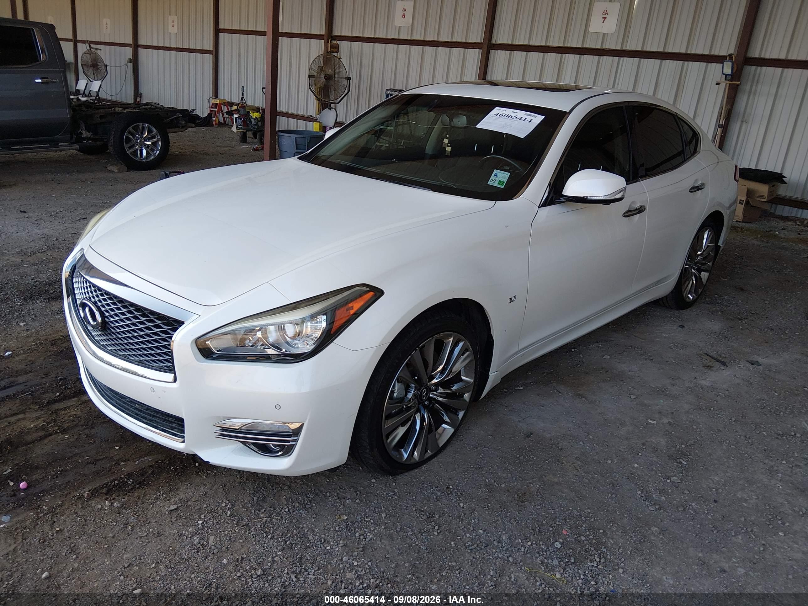 2019 INFINITI Q70 3.7 LUXE — I2