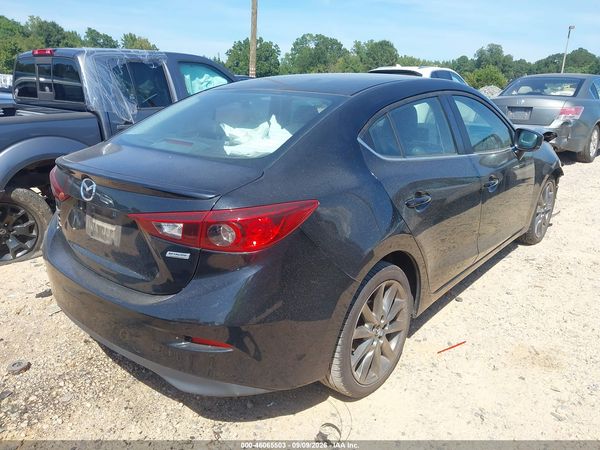 2018 MAZDA MAZDA3 TOURING — I4
