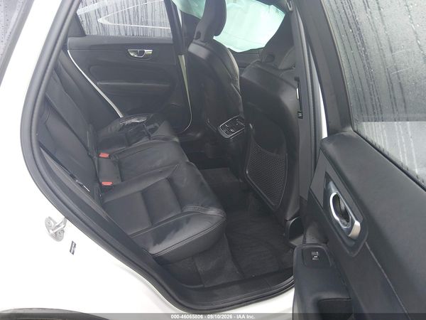 2026 VOLVO XC60 B5 ULTRA BLACK EDITION — I8