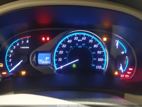 2014 TOYOTA SIENNA LTD — I7