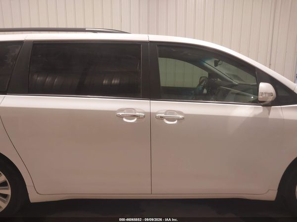 2014 TOYOTA SIENNA LTD — I116