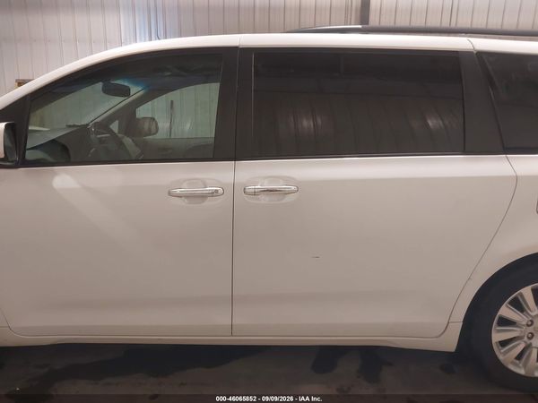 2014 TOYOTA SIENNA LTD — I117