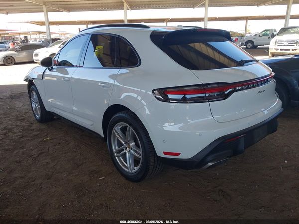 2022 PORSCHE MACAN — I3