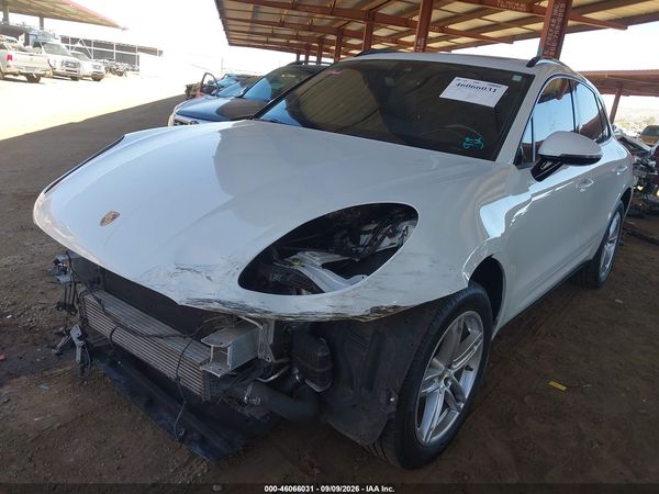 2022 PORSCHE MACAN — I6