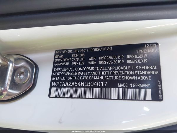 2022 PORSCHE MACAN — I9