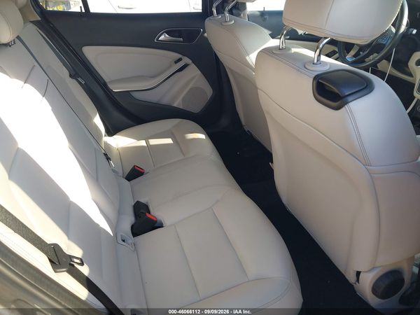 2016 MERCEDES-BENZ GLA 250 4MATIC — I8
