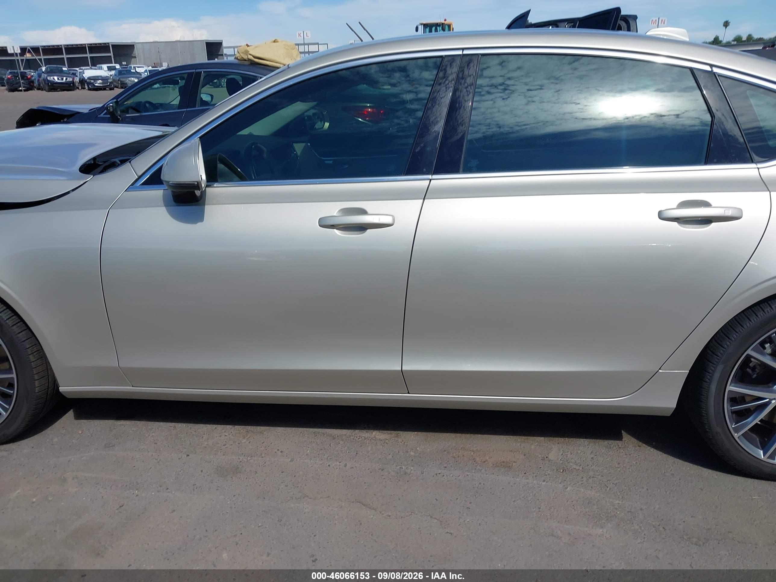 2018 VOLVO S90 T6 MOMENTUM