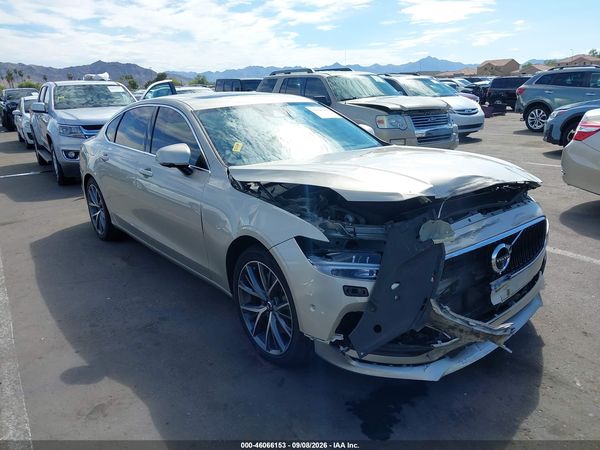 2018 VOLVO S90 T6 MOMENTUM
