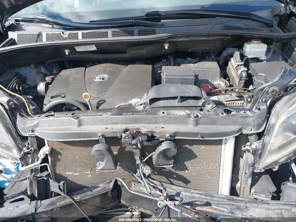 2019 TOYOTA SIENNA SE PREMIUM 8 PASSENGER — I10