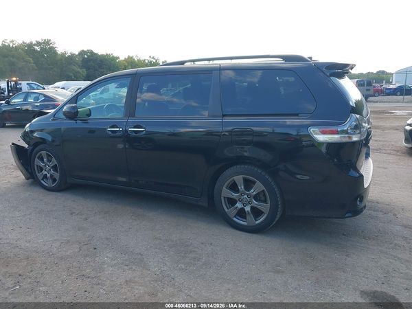 2019 TOYOTA SIENNA SE PREMIUM 8 PASSENGER — I117