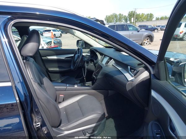 2019 INFINITI QX50 LUXE — I5