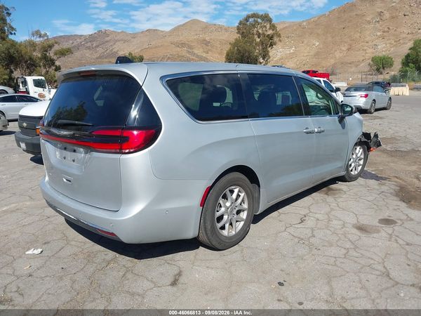 2023 CHRYSLER PACIFICA TOURING L — I4