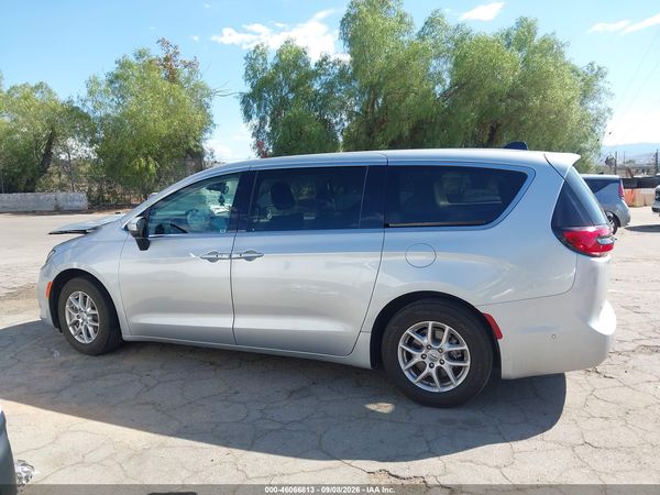 2023 CHRYSLER PACIFICA TOURING L — I117