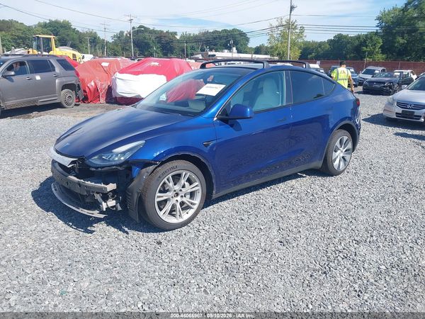 2022 TESLA MODEL Y — I2