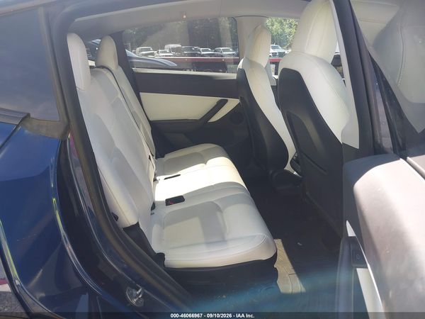 2022 TESLA MODEL Y — I8