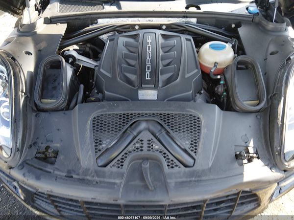 2015 PORSCHE MACAN S — I10