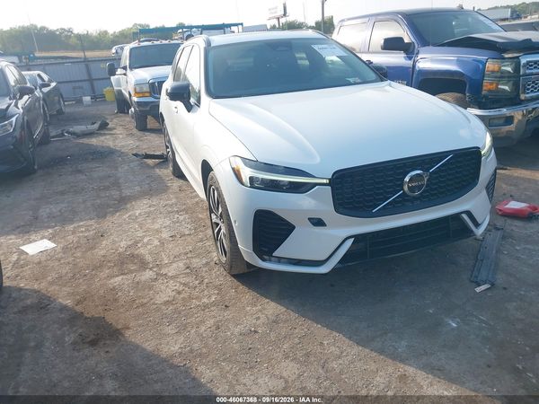 2024 VOLVO XC60 B5 PLUS DARK THEME — I1