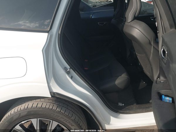 2024 VOLVO XC60 B5 PLUS DARK THEME — I8