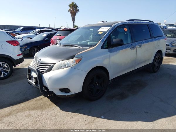 2014 TOYOTA SIENNA — I2