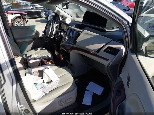 2014 TOYOTA SIENNA XLE 7 PASSENGER — I5