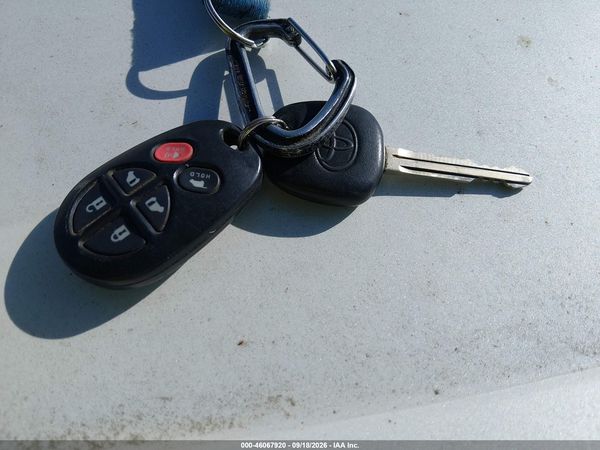 2014 TOYOTA SIENNA XLE 7 PASSENGER — I11